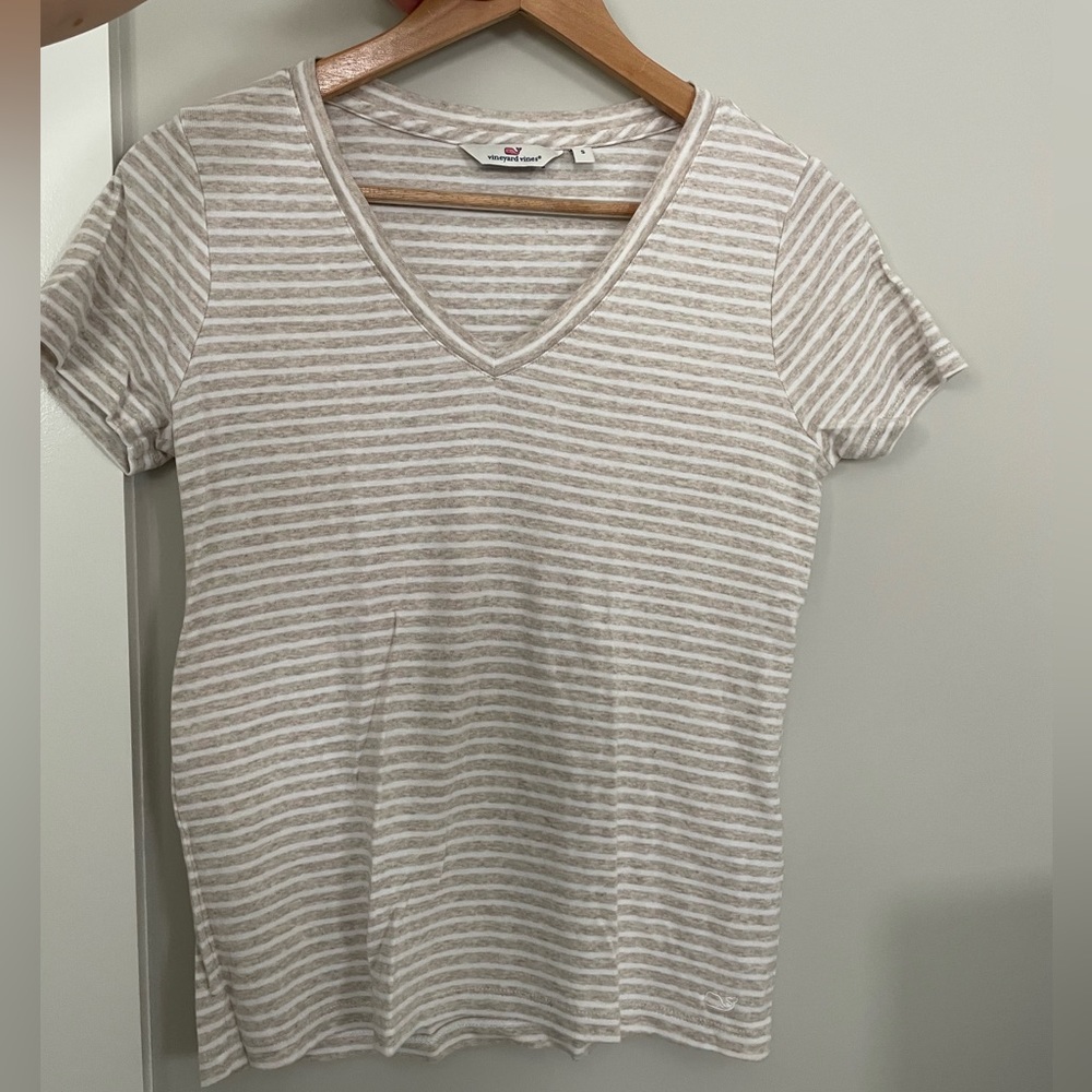 Vineyard Vines Heather Gray/White Stripe V-neck - size small